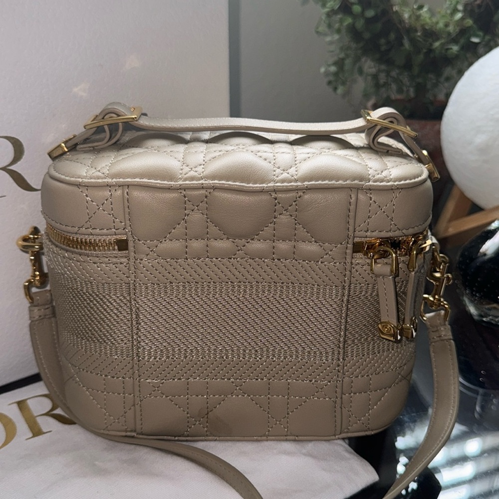 🔥LIKE NEW🔥 Dior Lambskin Cannage Small Diortravel Vanity Case Warm - Picture 5 of 13